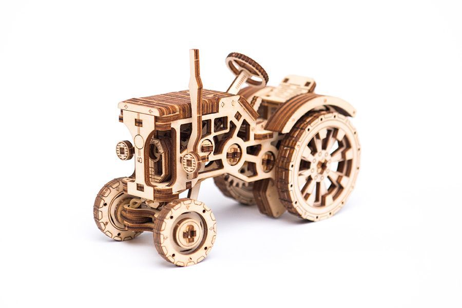 tractor-WR318-wooden-city-white-background-3